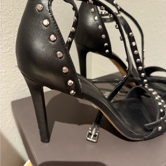 Heels - Picture 6 of 6